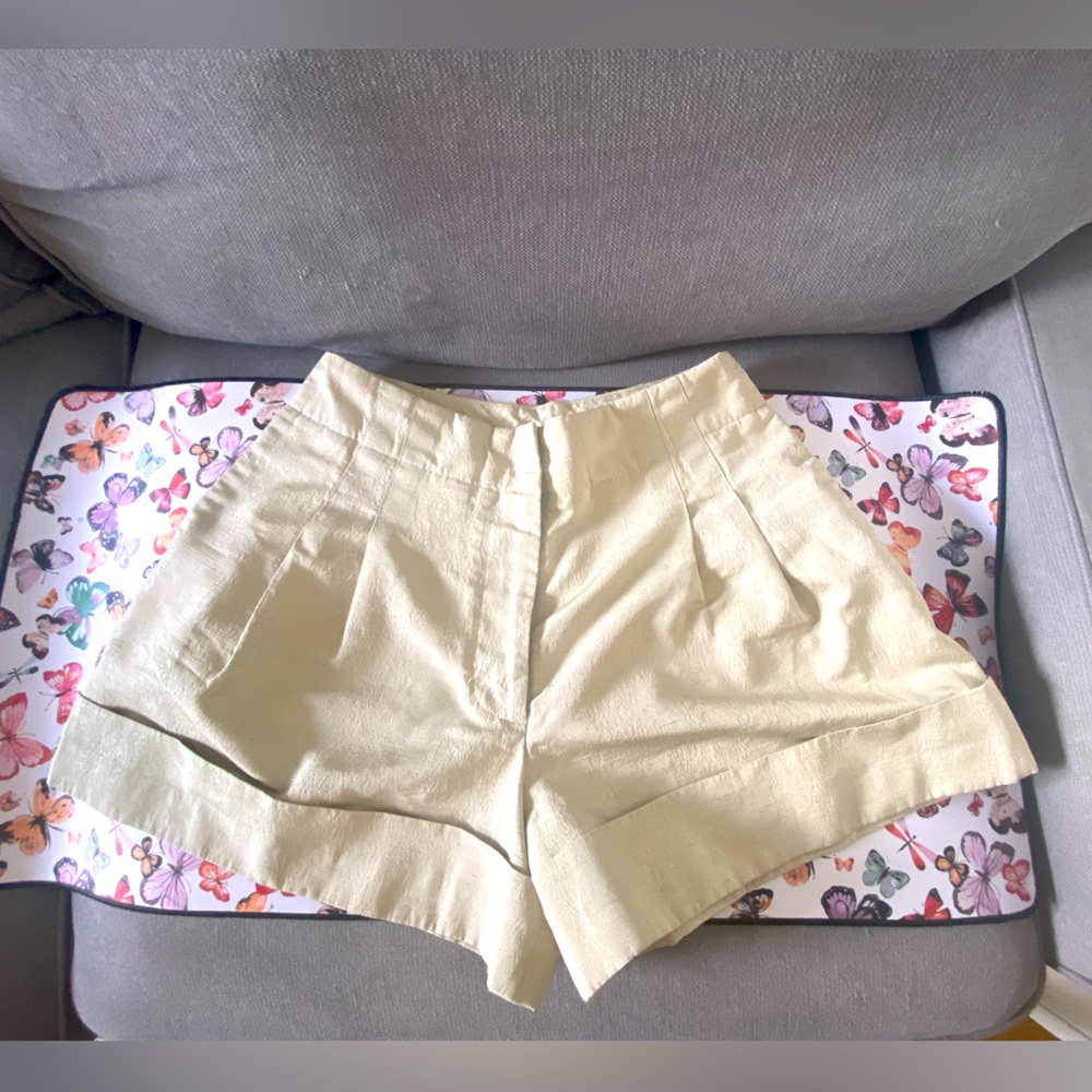 PETER SOM SHORT size 4 Tan color